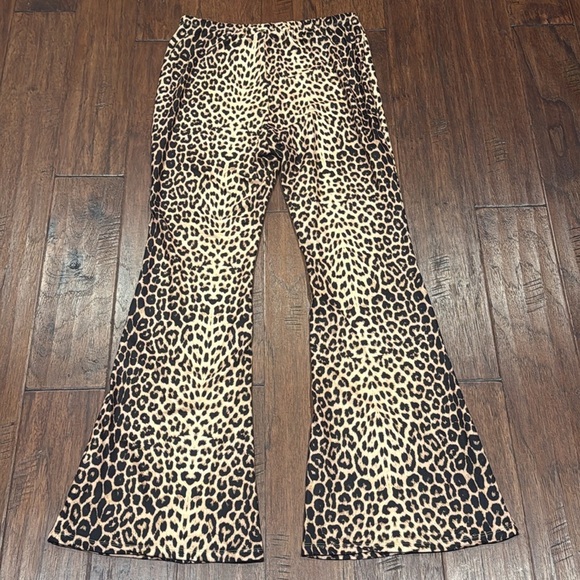 NWT! Large Timeless Leopard Lux Print Flared Bottoms - Picture 9 of 10